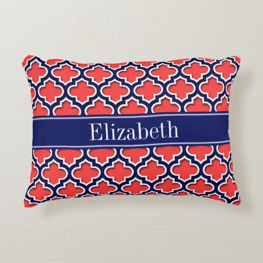 コーラルレッド海軍5cモロッコ#5DS海軍の名前モノグラム アクセントクッション (正面)