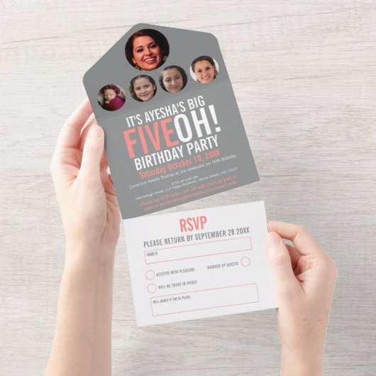 コーラル・グレイ 50歳誕生日 FIVEOH! パーティーの写真です オールインワン招待状 (貼ってはがせる)