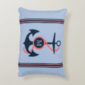 コーラル&ダークブルーボートいかり&装飾ストライプ アクセントクッション (裏面(縦))