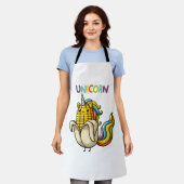 コーンおもしろいユニコーン エプロン (着用した状態)