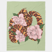 コーンスネークピンク花グリーン フリースブランケット (正面)