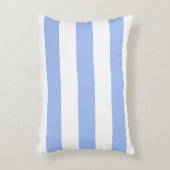 コーンフラワーブルーホワイトオーニングストライプ屋外 アクセントクッション (正面(垂直))