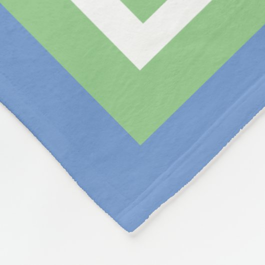 コーンフラワー名門私立校風のブルーとセージ緑モノグラム フリースブランケット (角)