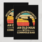 コーンホールバッグを持つ老人の力を決して過小評価するな 招待状 (正面/裏面)