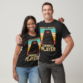 コーンホー男性へル女子豆バッグトスゲームプレーヤー Tシャツ (ユニセックス)
