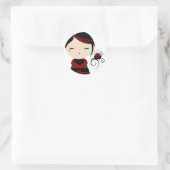 ゴシックこけしのステッカー ラウンドシール (バッグ)