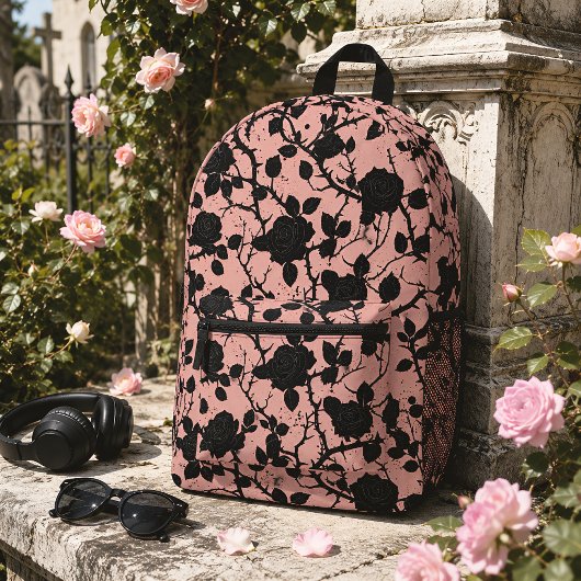 ゴシックな墓地のバラ ピンクと黒の花 プリントバックパック