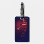 ゴシックは真夜中の空の下でレイヴンを回し、モノグラム ラゲッジタグ (裏面縦)