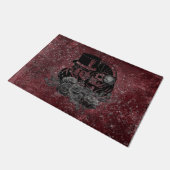 ゴシックキスをするスカルカップル&ブラッドレッドエターナル ドアマット (アングル)