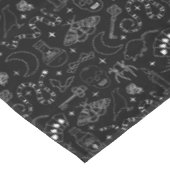 ゴシックグランジの白黒パターン(の模様が)ある テーブルクロス (アングル)