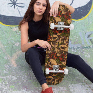ゴシックスカルとバラグラフィティ模様 スケートボード