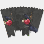 ゴシックスカルとレイヴン。 フェイバーボックス (見開き)