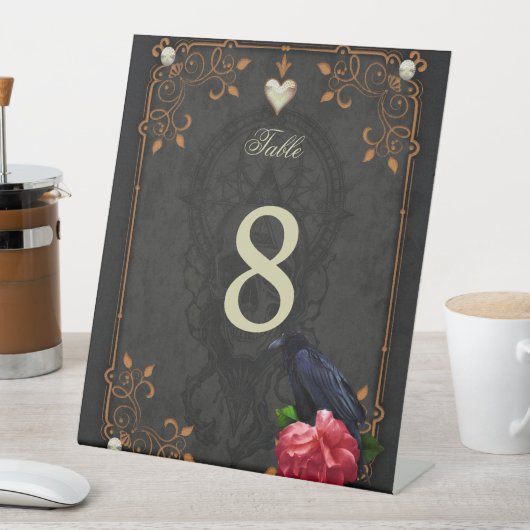 ゴシックスカルとレイヴン。 台座サイン (インサイチュ)