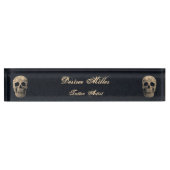 ゴシックスカルヘッドベージュブラックフローラタトゥーアーティスト デスクネームプレート (正面)