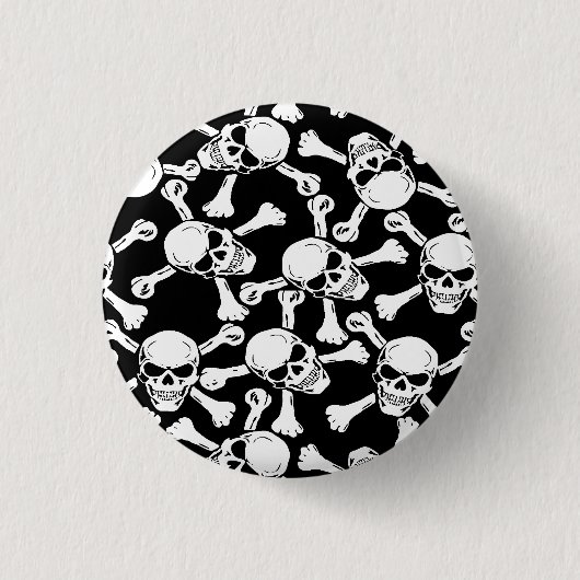 ゴシックスカル十字骨パターン 缶バッジ (正面)
