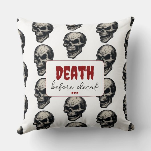 ゴシックスカル'Death Before Decaf' | 不気味おもしろい- クッション (裏面)