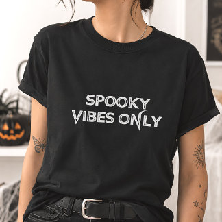 ゴシックハロウィンの不気味な雰囲気 Tシャツ