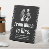 ゴシックハロウィンスケルトン ウィッチからミセスへの看板 台座サイン (インサイチュ)