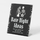 ゴシックハロウィーンブライダルシャワーデイトナイトアイディア 台座サイン (正面)