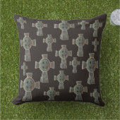 ゴシックハロウィーン墓地ヘッドストーンクロススケッチ アウトドアクッション (芝生)