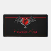 ゴシックハートとこうもり翼パーソナライズされた デスクマット (正面)