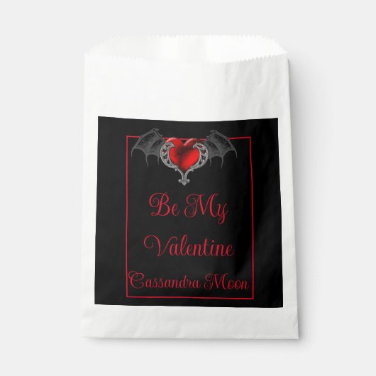 ゴシックハートとこうもり翼パーソナライズされた フェイバーバッグ (正面)