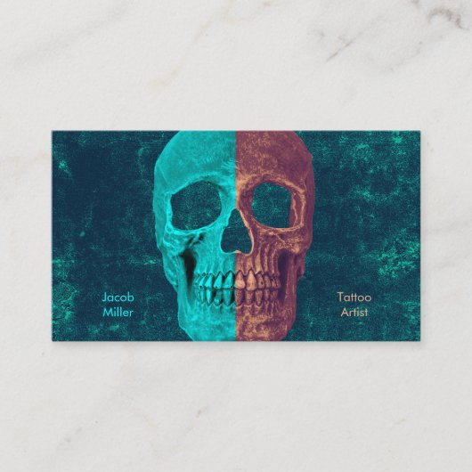 ゴシックハーフスカルティール(緑がかった色)ブラウンテクスチャタトゥーショップ 名刺 (正面)