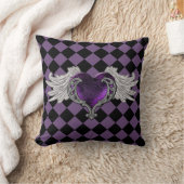 ゴシックパープルハートとエンジェルウィングス装飾用クッション クッション (ブランケット)