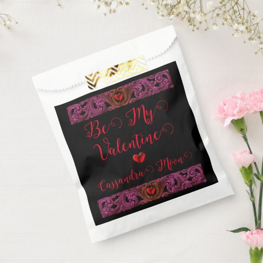 ゴシックパープルハート飾り - 名前とテキストをカスタマイズ可能 フェイバーバッグ (封をした状態)