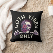 ゴシックビーズオンリースカルと花 クッション (ブランケット)