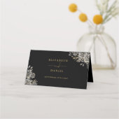 ゴシックフローラバラブラックと金ゴールド結婚ズの折り畳み プレイスカード (裏面)