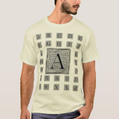 ゴシック体"A"の木版画のWoodblockのイニシャル Tシャツ (正面)