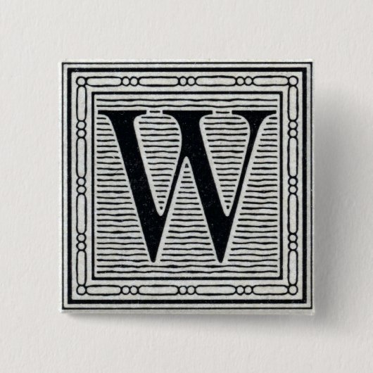 ゴシック体"W"の木版画のWoodblockのイニシャル 缶バッジ (正面)