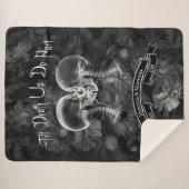 ゴシック様式のカップルキスをするスカル シェルパブランケット (正面(横))