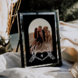 ゴシック様式のスケルトンハンズアーチフォトテーブル番号 テーブルナンバー<br><div class="desc">骨組みの手とインスパイアから結婚の暗いデザインを特徴とするゴシック様式のテーブル番号。ほとんどの文言 すべての色を編集して、このムーディウェディングプログラムがあなたのイベントニーズ 個人スタイルに合わせる。すべての編集オプションを表示するには、「このテンプレートをパーソナライズ」を選択する：)</div>