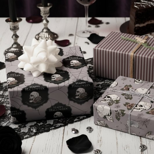 ゴシック様式のトープ灰色のスカルとストライプハロウィーン ラッピングペーパーシート