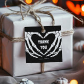 ゴシック様式のハロウィーンベイビーシャワー フェイバータグ