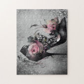 ゴシック様式のファッションスティレットのヒールとモーヴピンクのバラ ジグソーパズル (縦)