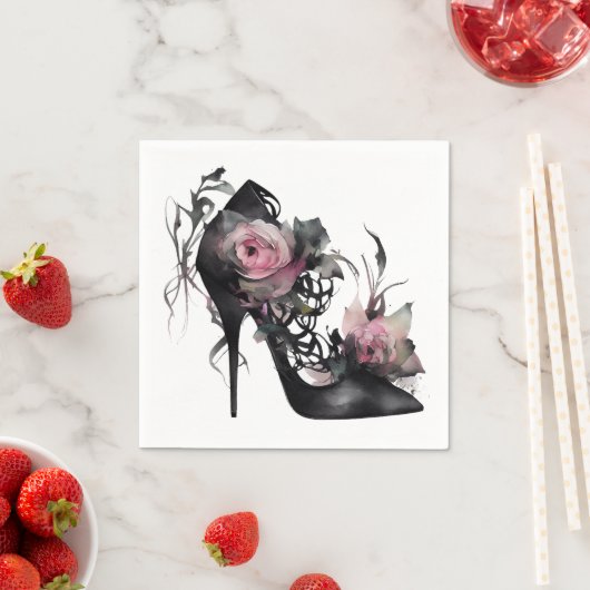 ゴシック様式のファッションスティレットのヒールとモーヴピンクのバラ スタンダードカクテルナプキン (インサイチュ)