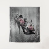 ゴシック様式のファッションスティレットのヒールとモーヴピンクのバラ タペストリー (正面)