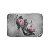 ゴシック様式のファッションスティレットのヒールとモーヴピンクのバラ バスマット (正面)