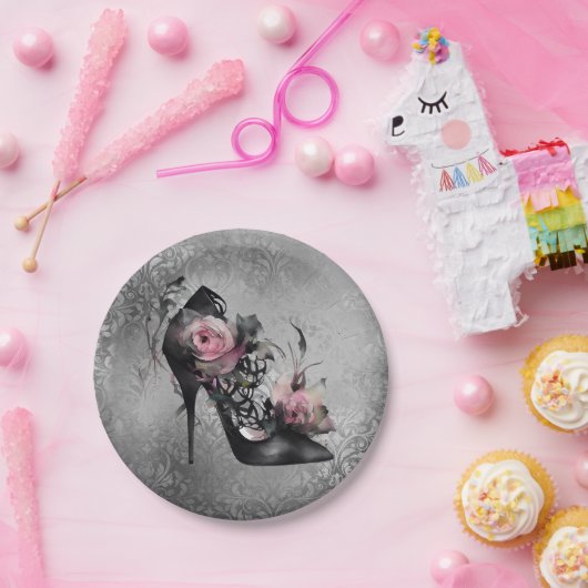 ゴシック様式のファッションスティレットのヒールとモーヴピンクのバラ ペーパープレート (パーティー)