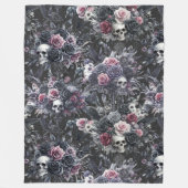 ゴシック様式のムーディースフラワースカルとカラス フリースブランケット (正面)