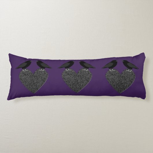 ゴシック様式のラヴェンスとブラックハート ボディピロー (正面)
