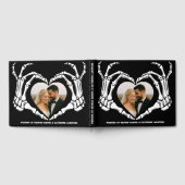 ゴシック様式のロマンチックなスケルトンハンドハロウィン結婚ズ ゲストブック (全面)