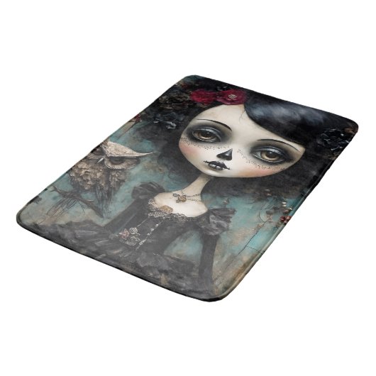 ゴシック様式の人形とフクロウ バスマット (アングル)