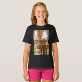 ゴシック様式の噴水と回廊。バタルハ修道院 Tシャツ (正面フル)