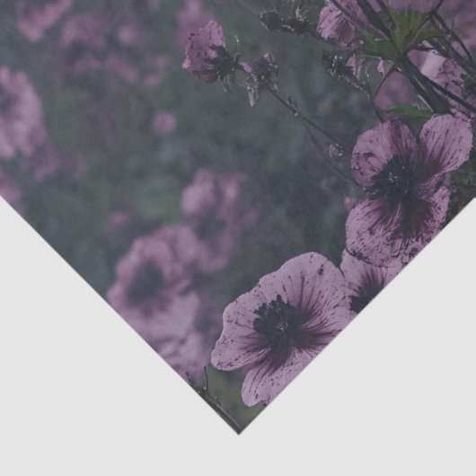 ゴシック様式の墓マーカー十字紫色の花の切り離し 薄葉紙 (詳細)