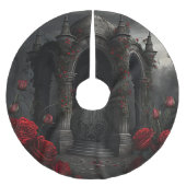 ゴシック様式の墓地ガゼボと赤いバラの夜 ブラッシュドポリエステルツリースカート (正面)