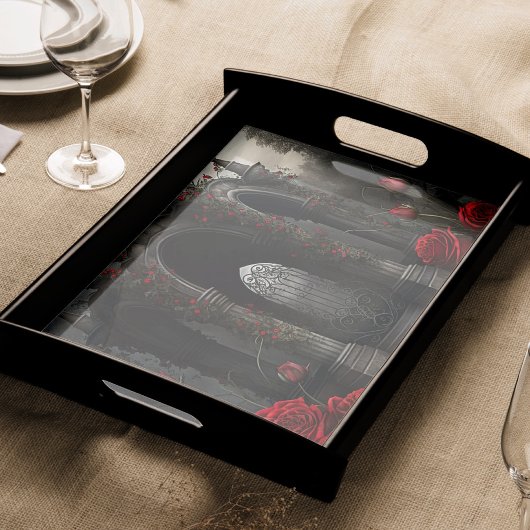 ゴシック様式の墓地ガゼボと赤いバラの夜 薄葉紙